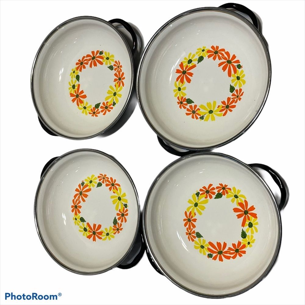 4- Ekco Country Garden Porcelain Clad Cookware